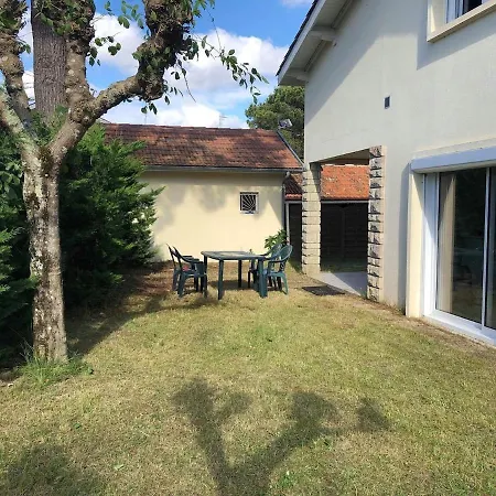 Maison 2 Chambres Et 2 Lits Simple Jardin En Centre Ville بيت للعطل